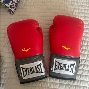 Everlast Red Training Gloves